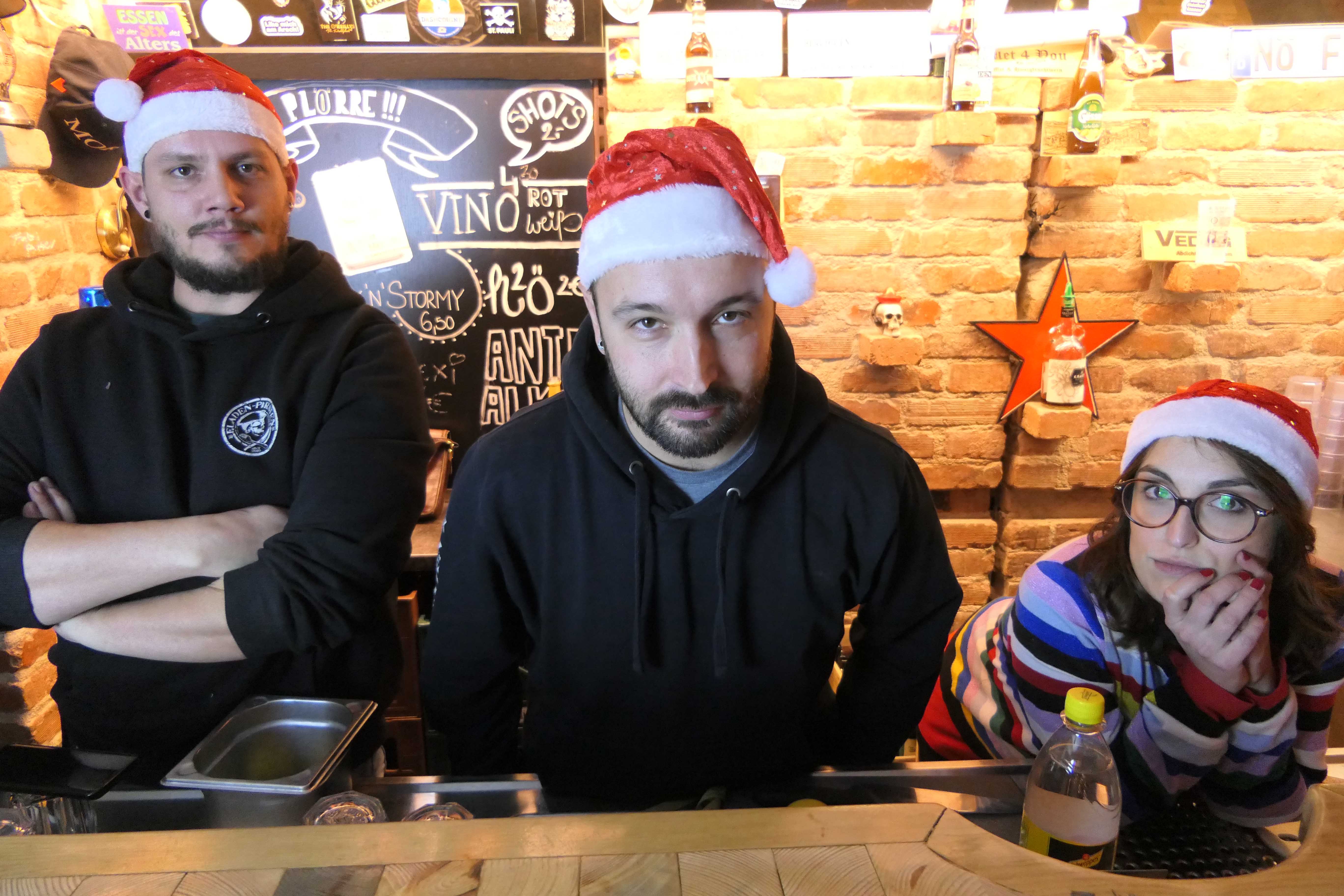 Das Bild zeigt die Crew der Fladen-Piraten.