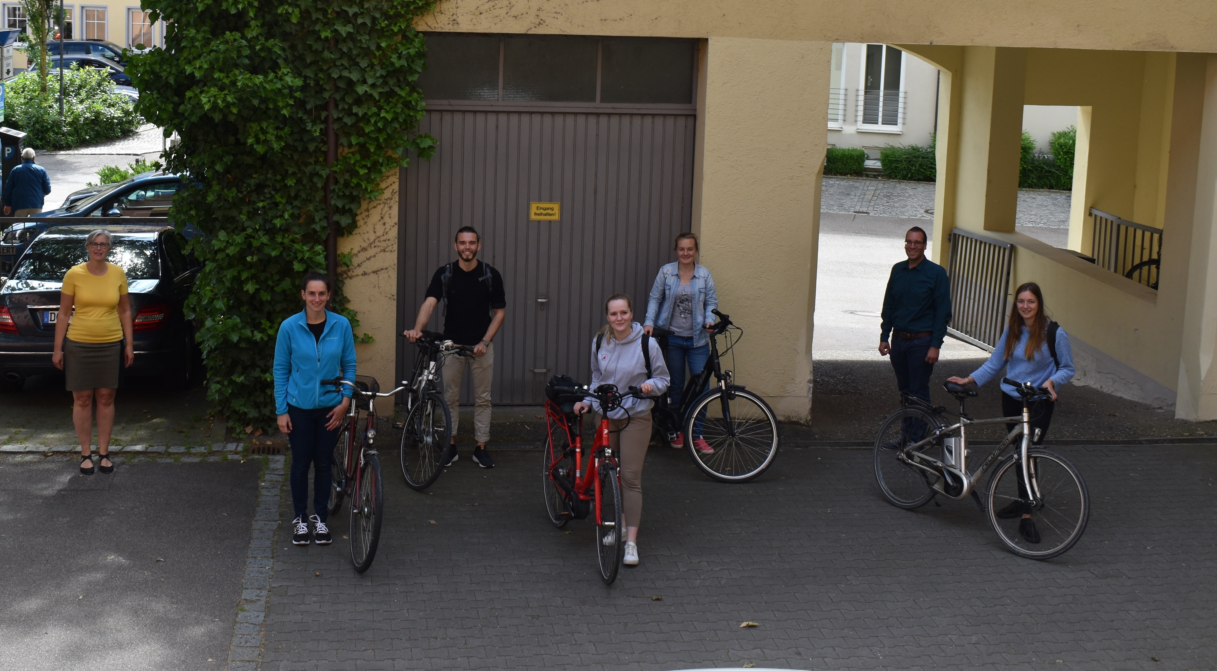 Christiane Kickum, Stadtmarketing Donauwörth, Verena Tichy, Markus Wagner, Joanne Lange, Ina Voshage und Luisa Müting vom Projektteam der Professur für Regionale Geographie, sowie Andreas Reiner, Radverkehrsbeauftragter Stadt Donauwörth.