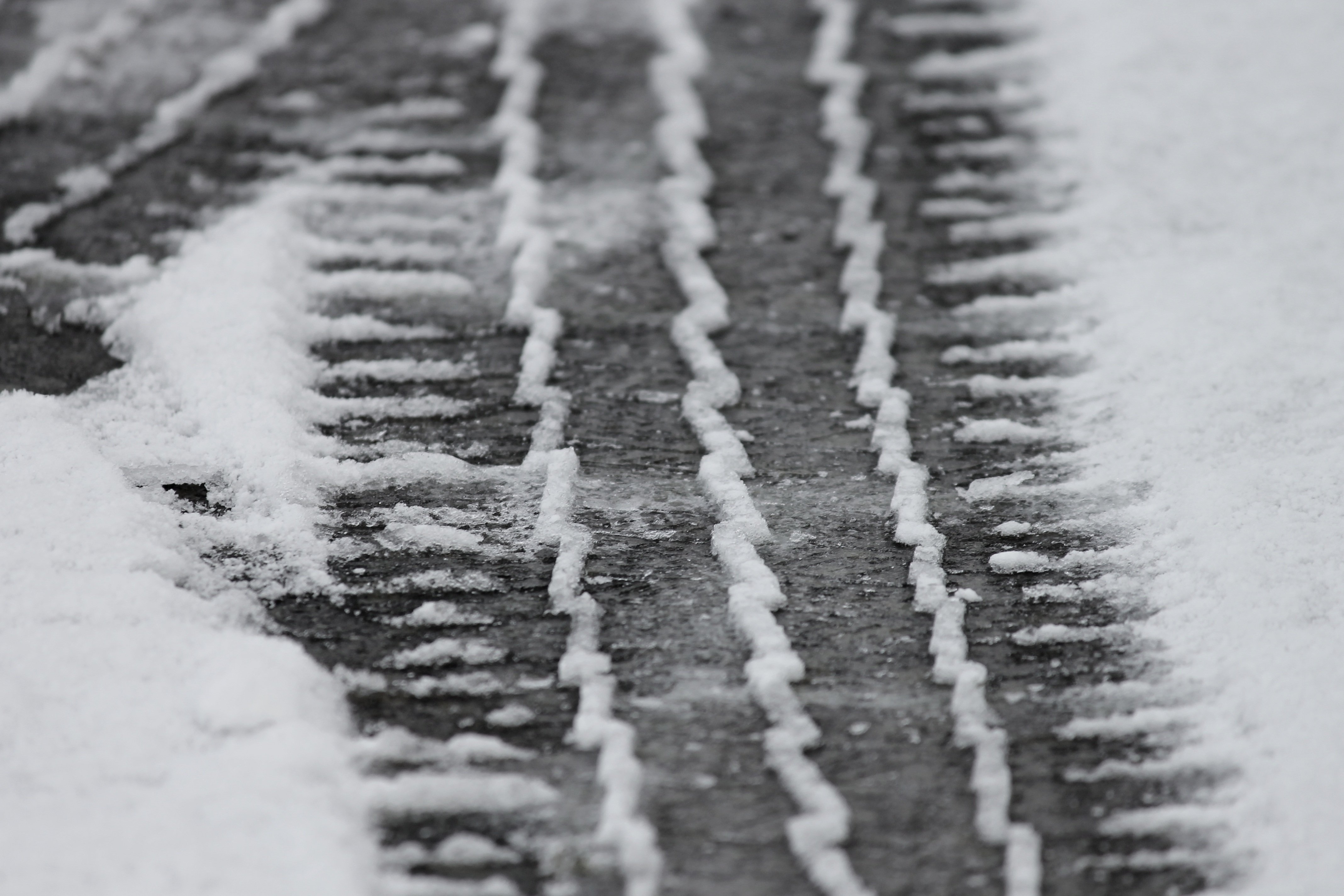 Bei Schnee und Eis umweltschonende Streumittel verwenden!