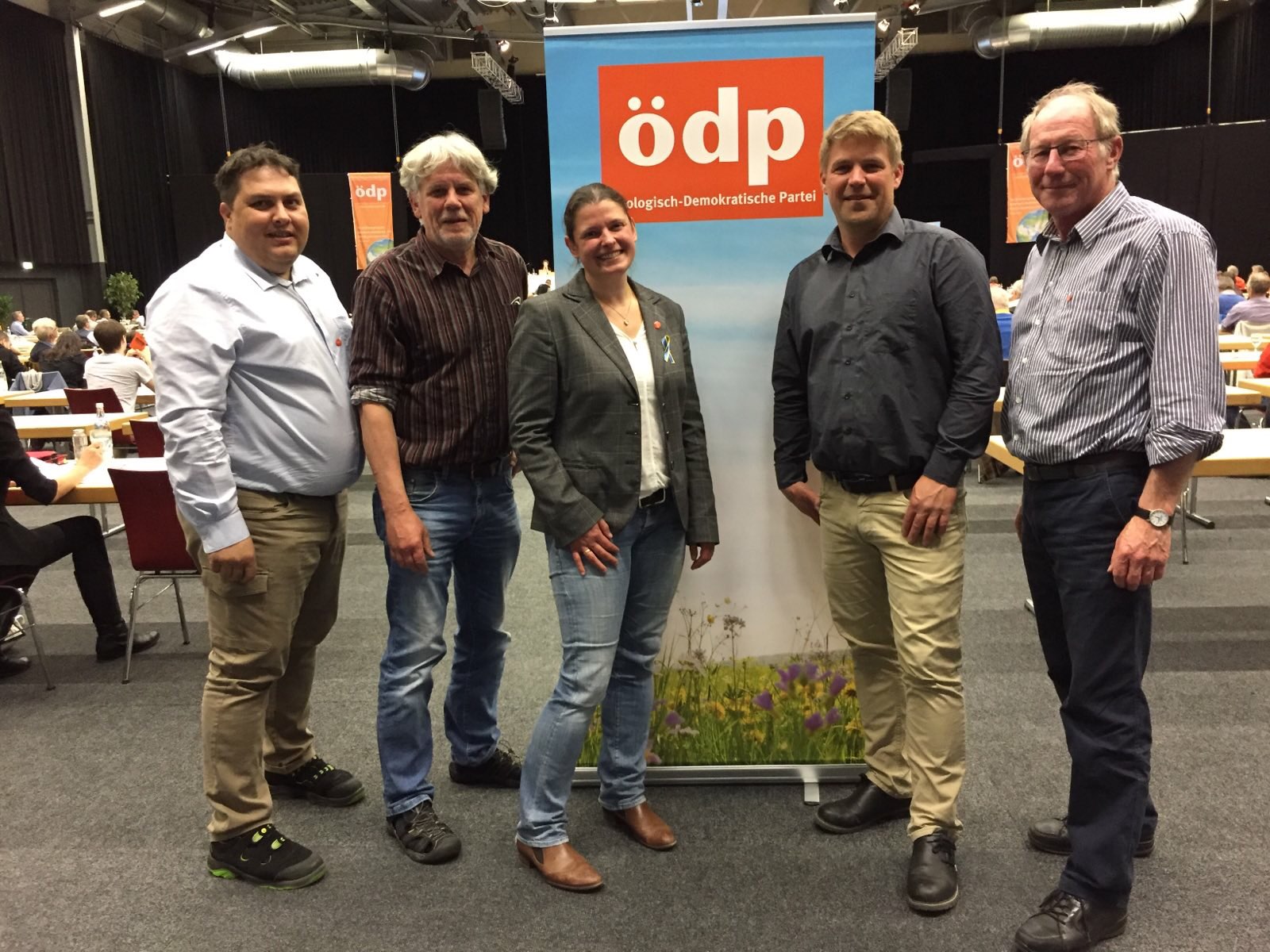 Das Bild zeigt Mitglieder der Partei ÖDP.