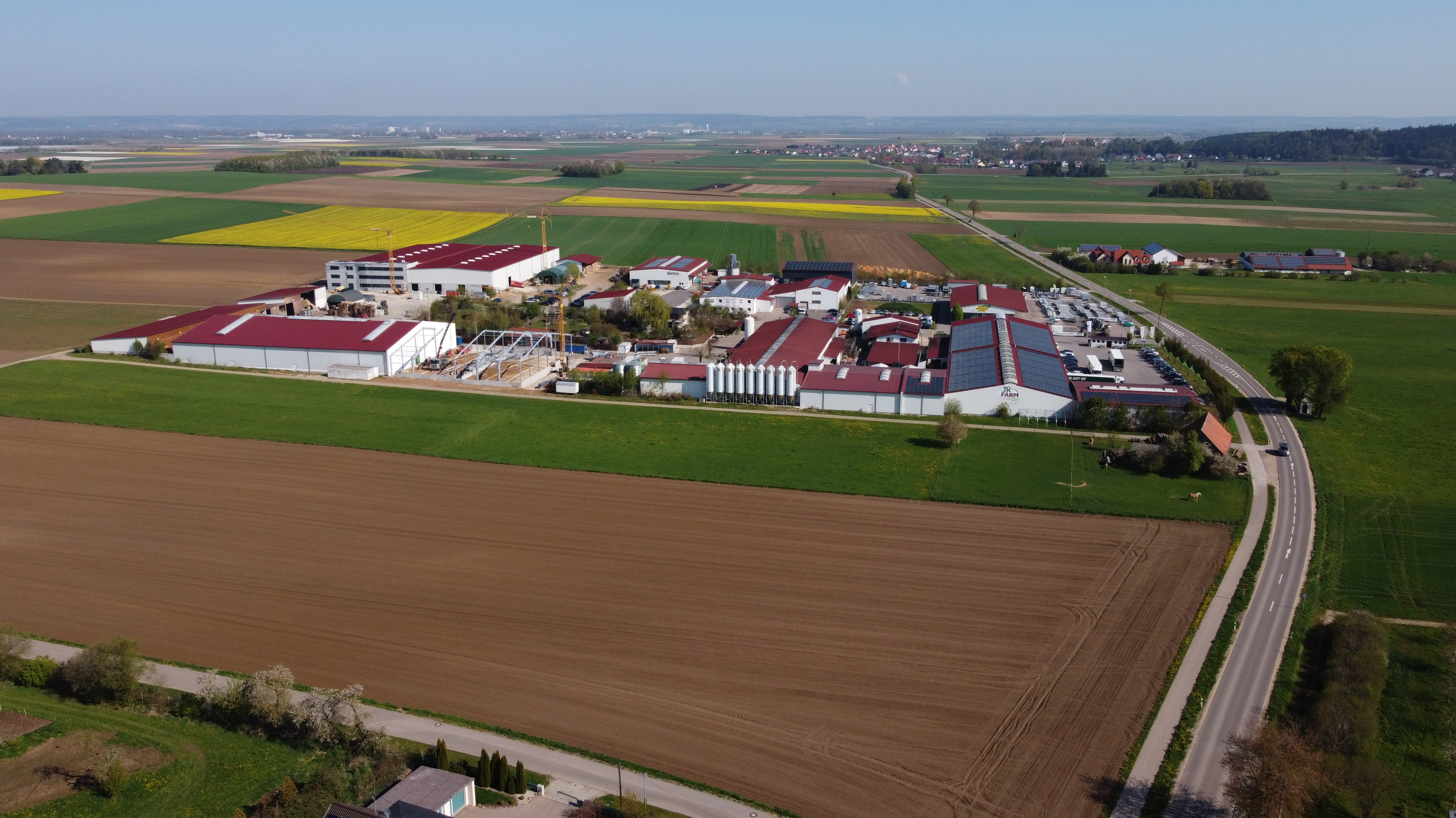 Ansicht Gewerbegebiet Am Schlarpfengrund Pessenburgheim mit Blick auf Bayerdilling und Rain