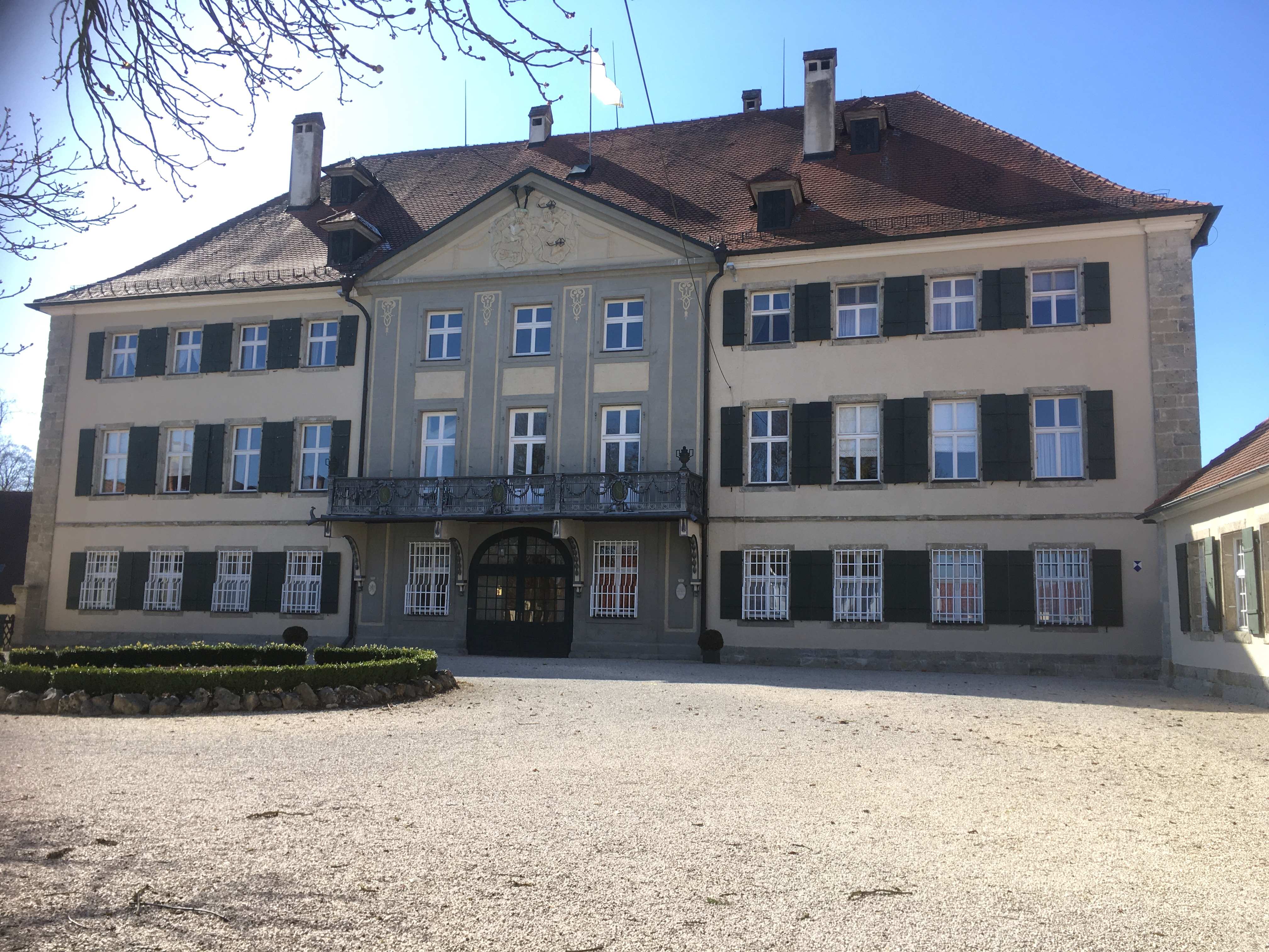 Hier sieht man das Schloss von Amerdingen.