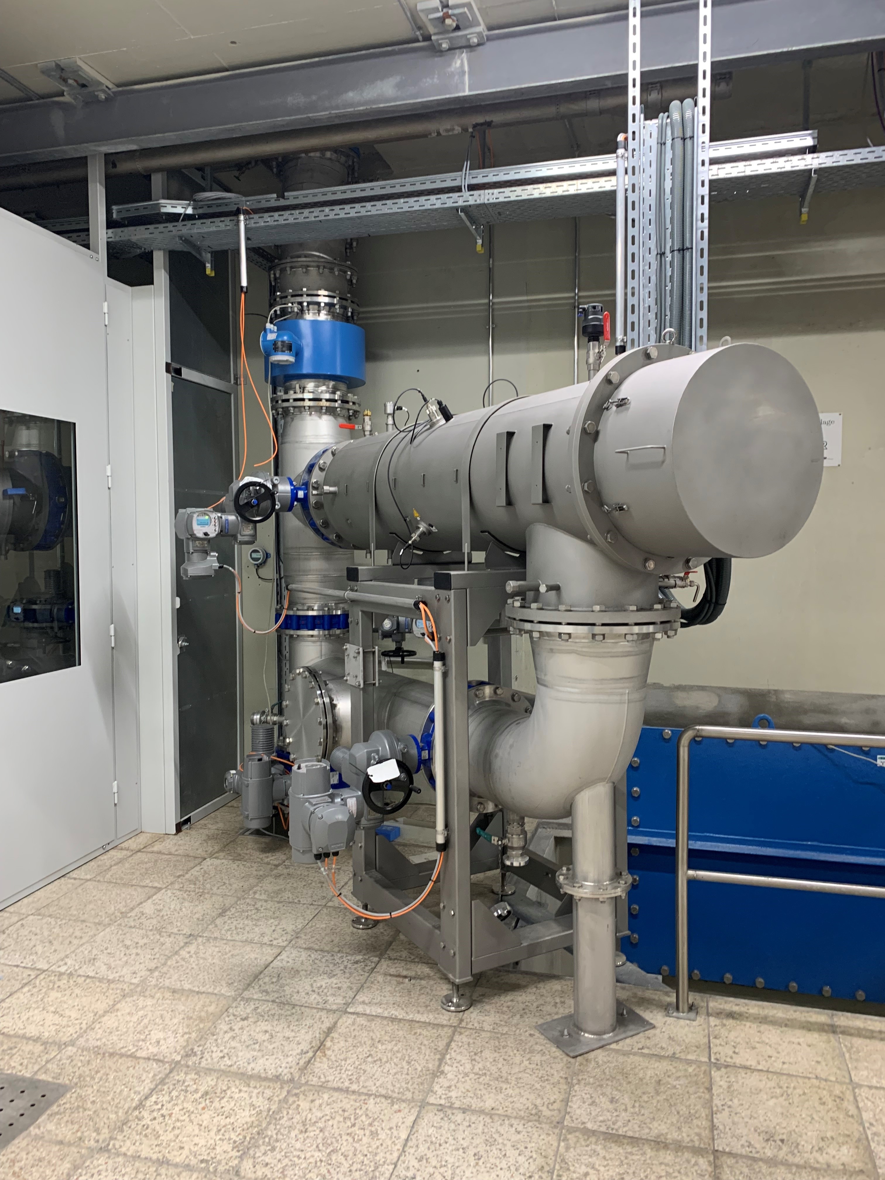 Eine Investition in die Trinkwasserqualität: In Genderkingen wird das Trinkwasser nun zusätzlich mit ultraviolettem Licht aus 120 Hochleistungsniederdruckstrahlern desinfiziert.