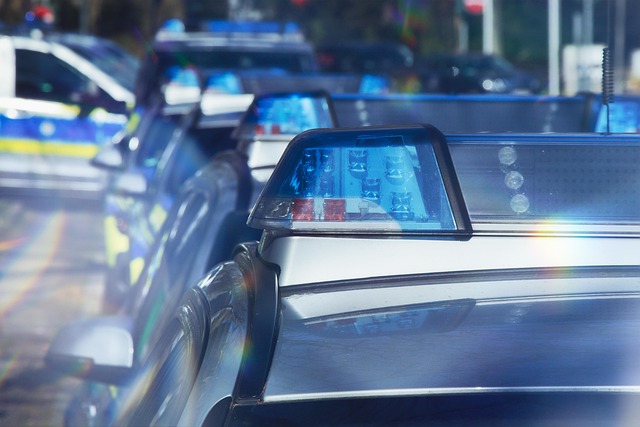 Polizeiwägen mit Blaulicht
