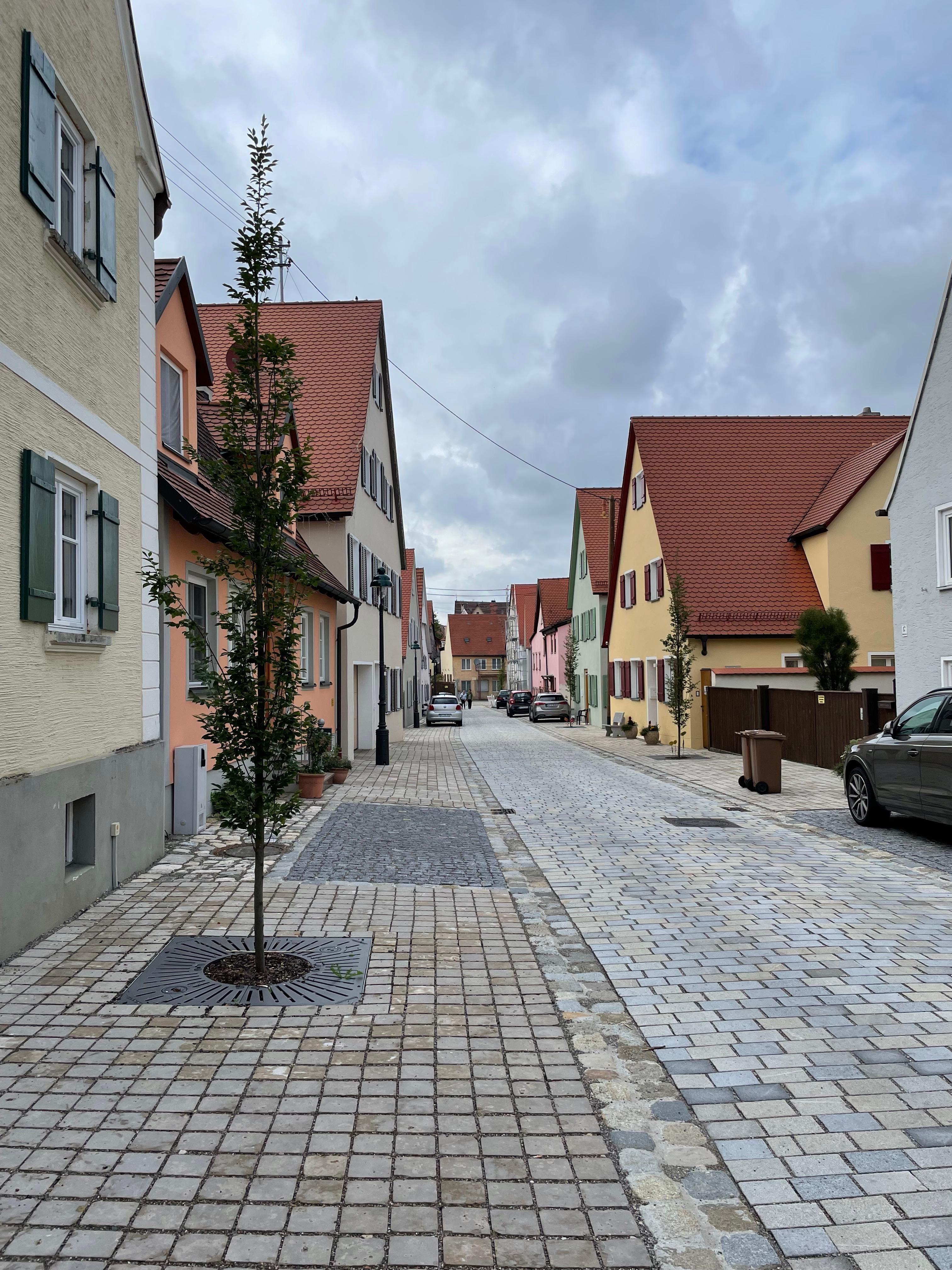 Vollsperrung der Henkergasse wegen Feier zum Abschluss der Straßenbauprojekte „Henkergasse“, „Münzgasse“ und „An der Reimlinger Mauer“.