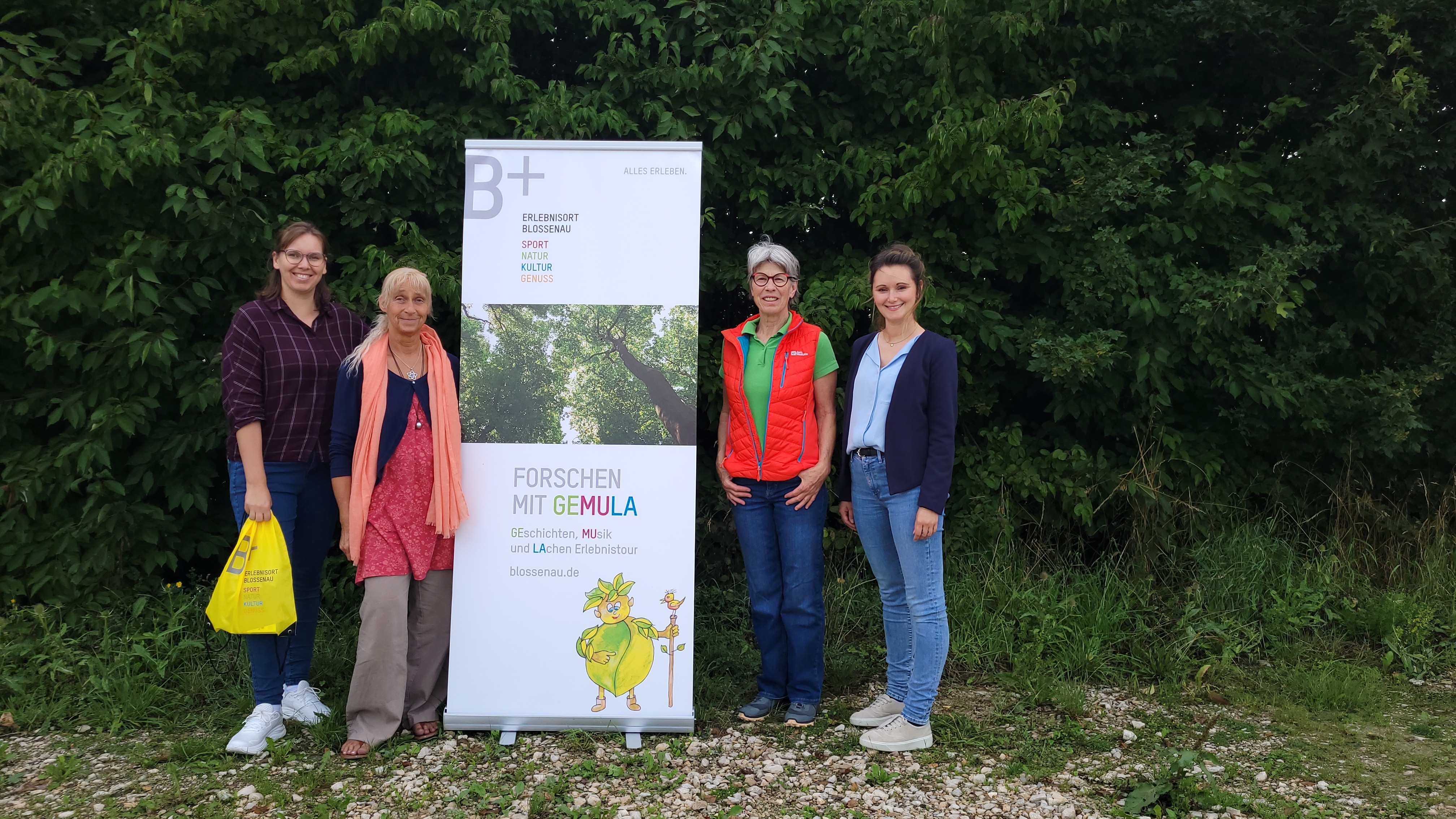 Das sind die kreativen Köpfe hinter der Rucksackerlebnistour mit dem Waldgeistlein Gemula in Blossenau: Natalie Münsinger, Eva Maria Kirschner, Eva Münsinger, Tanja Rößner (v.l.n.r).
