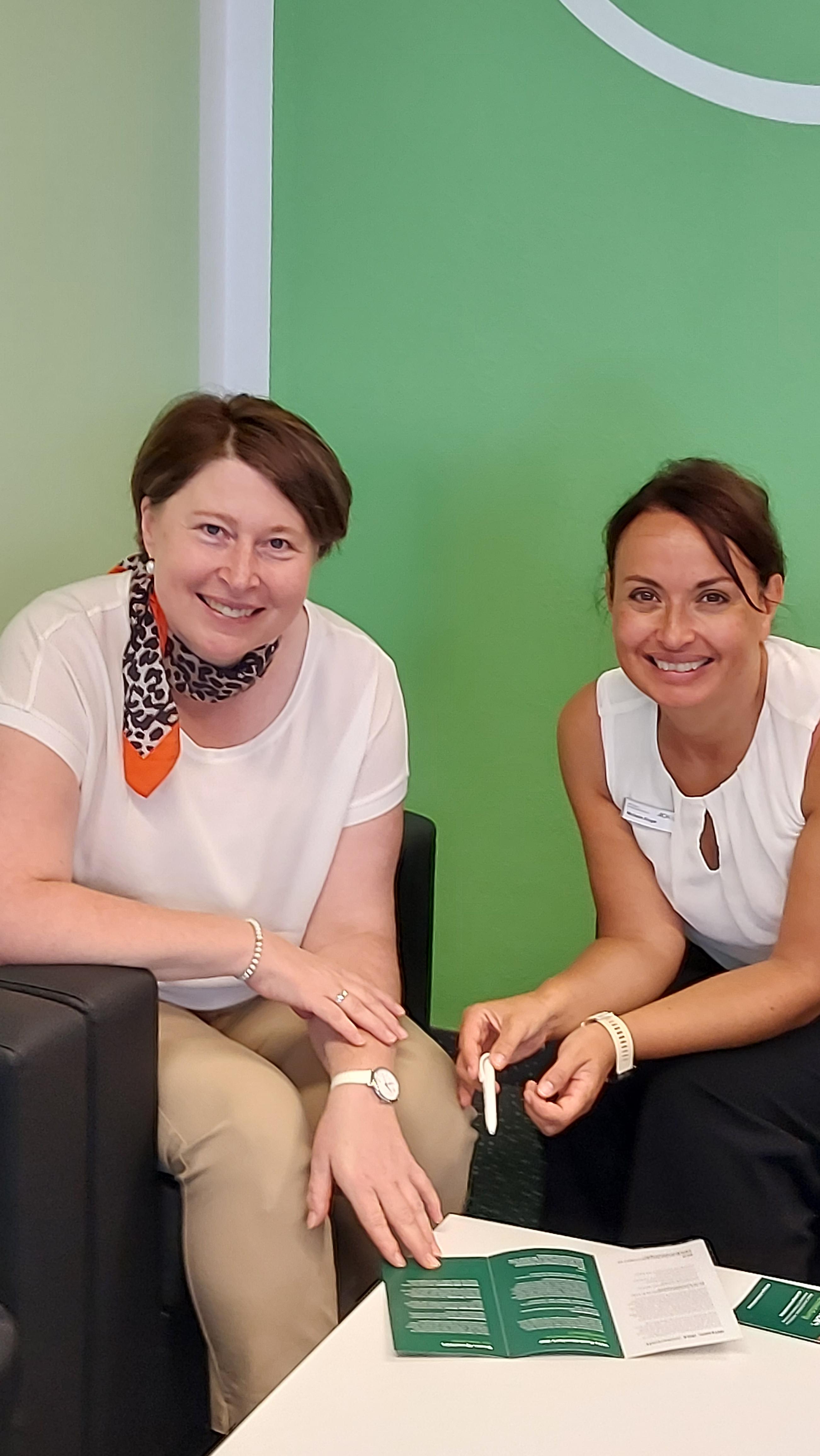 Stellvertretenden Landrätin Claudia Marb bei der Vorstellung des aktuellen AOK-Gesundheitsbericht durch die AOK-Direktorin Michaela Kluger (von links).