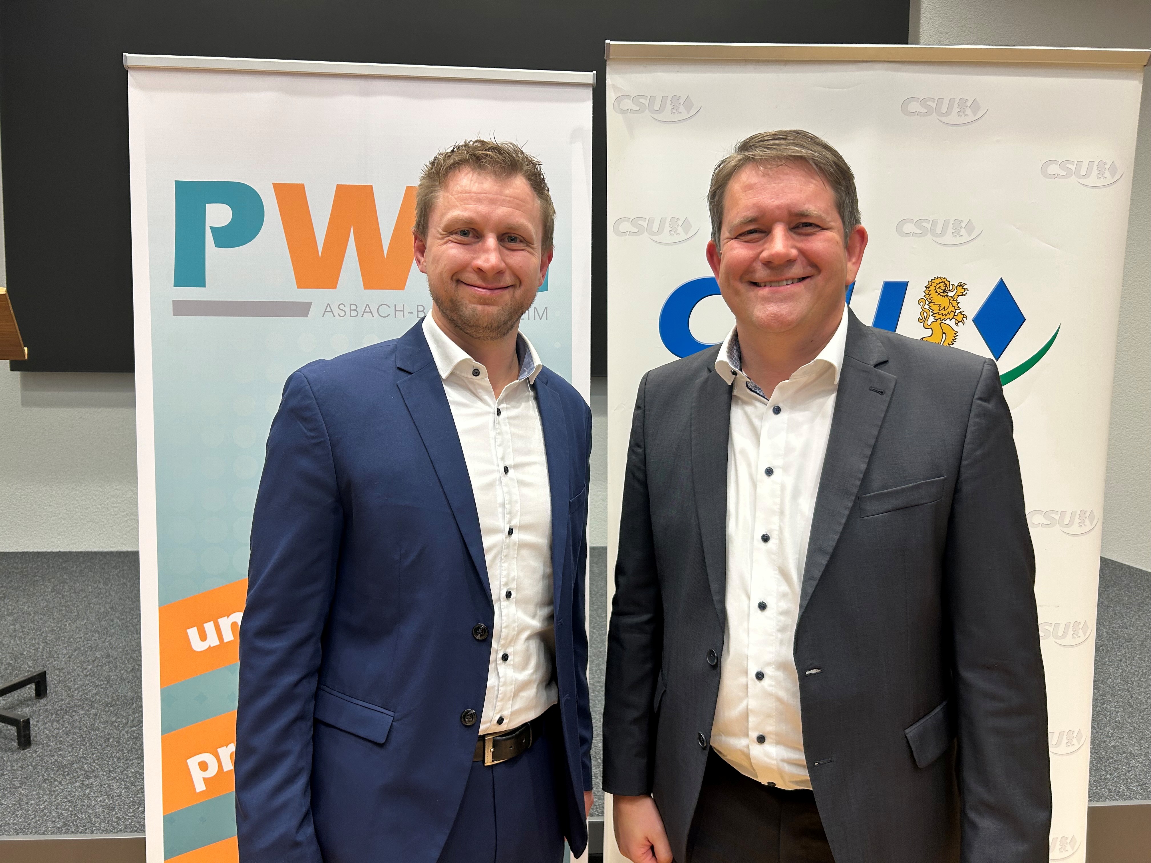 PWG und CSU setzen bei der Kommunalwahl 2026 in Asbach-Bäumenheim auf einen gemeinsamen Kandidaten. Für die beiden Parteien geht der 41-jährige Florian Mittler (links) ins Rennen. Auf dem Bild zu sehen ist Mittler gemeinsam mit Spitzenkandidat Andreas Mayer (CSU).