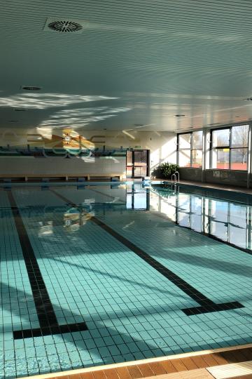 Derzeit wird in Bäumenheim über die Zukunft des Hallenbades diskutiert.