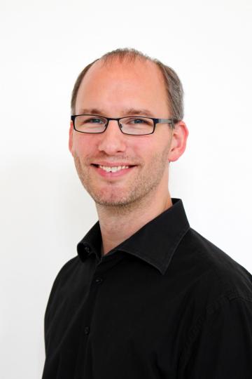 Das Bild zeigt Axel Chr. Schullz.