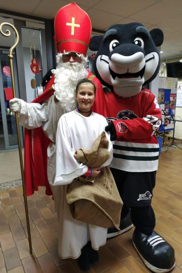 Datschi mit dem Nikolaus und seinem Engel