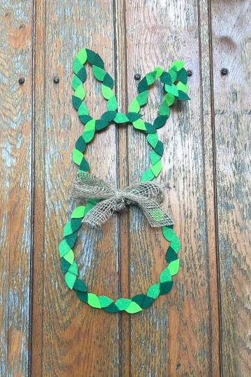 Osterhasentürkranz.