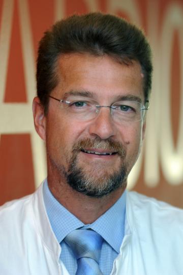 Auf dem Bild zu sehen Prof. Dr. Bernhard Kuch