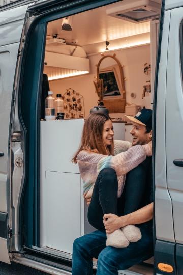 Isi und Eddie im Bus 