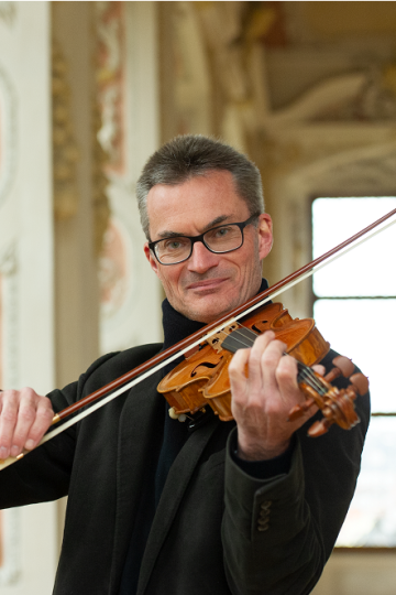 Das Bild zeigt Günter Simon. 