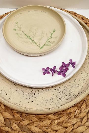 Teller von Eva Schneid. 