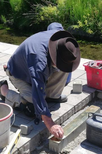 Künstler Gunter Demnig. 