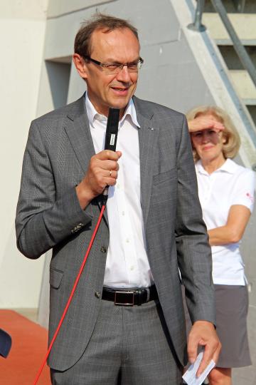 Natzer präsentiert die Sparkasse auch nach außen.