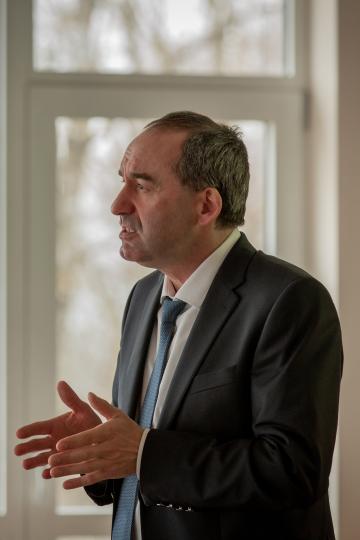 Hubert Aiwanger stellte sich den durchaus kritischen Fragen und sicherte den unabhängigen Medien seine Unterstützung zu.