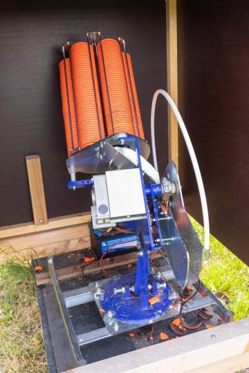 Die orangenen Scheiben ersetzen die damaligen Tontauben.