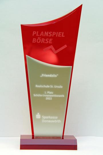 Der Siegerpokal des diesjährigen Planspielbörse.