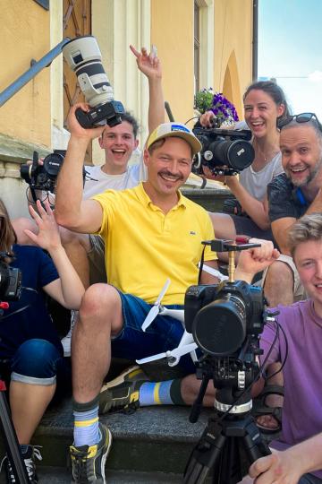 Das Team von Huckleberryking bei Dreharbeiten zum Schwäbischwerder Kindertag.