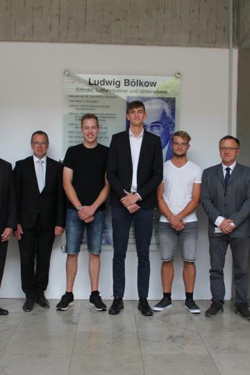 Drei Schüler erhielten den Grenzebach-Technikpreis.