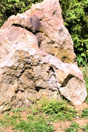 Rätselhaft sind die Quarzitbrocken in Döckingen.