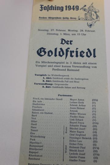 Ein großer Plakatbestand im Donauwörther Stadtarchiv