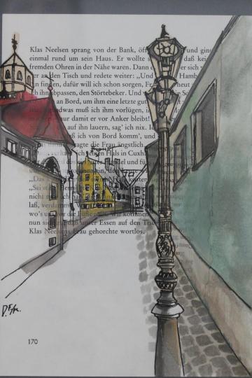 Auf einer alten Buchseite hat Doreen Fenner-Kiepsel den Blick in die Augsburger Botengasse dargestellt. 