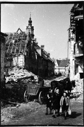 Denkmal Heilig-Kreuz-Straße 1945