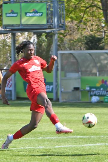 Marc Sodji scheitert alleine vor dem Torwart.