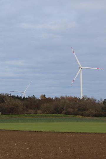 Zwei Windräder stehen bereits, nun werden fünf modernere Windkrafträder hinzugefügt.