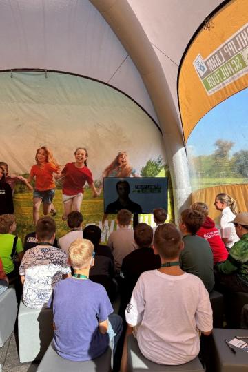 AOK Phillip-Lahm-Schultour
