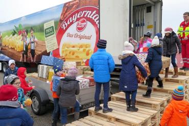 Weihnachtstrucker bei Zott 2016 - Kinder