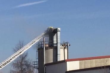 Pessenburgheim: Silo steht in Flammen
