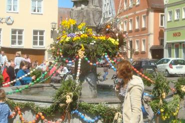 Osterbrunnen Marktplatz-DSC00355