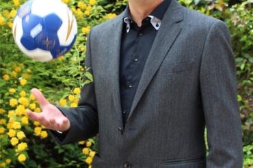 Georg Clarke mit Ball_480