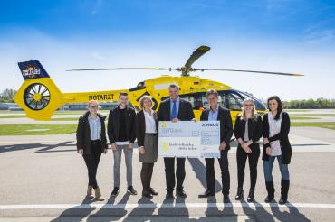 Ideenmanagement_Scheckübergabe_Kinder_wollen_leben_2017_04_24_001