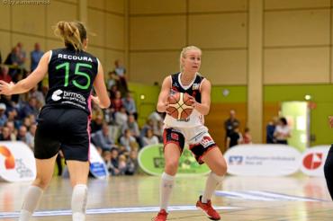 Anni-Maekitalo-no-look-pass