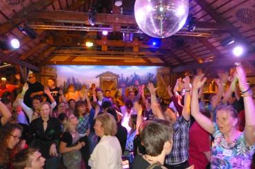 Bild Pressemitteilung WfbM Discoabend Pfäfflingen 11..17