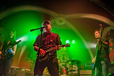 Aires_and_Graces_Live2