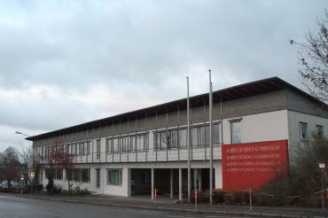 Auf dem Bild zu sehen ist das Albrecht-Ernst-Gymnasium in Oettingen. 