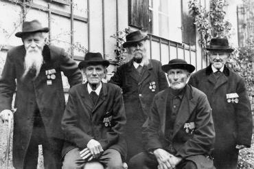 Das Bild zeigt Veterane. 