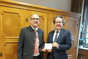 Peter Kosak und Oberbürgermeister Armin Neudert