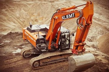 excavators-1174428_640