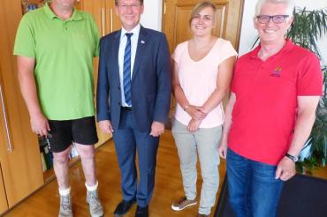 Michael Kröger spendet für Afrika - afa Bild Schwenzel