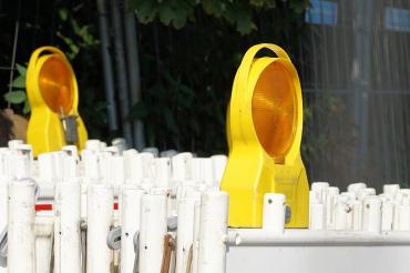 road-block-2817420_960_720