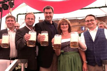 37948177_231077534181581_3672408397715603456_n