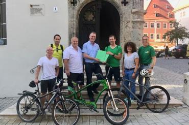 Übergabe Grünes Radwegkonzept an Stadtbaumeister